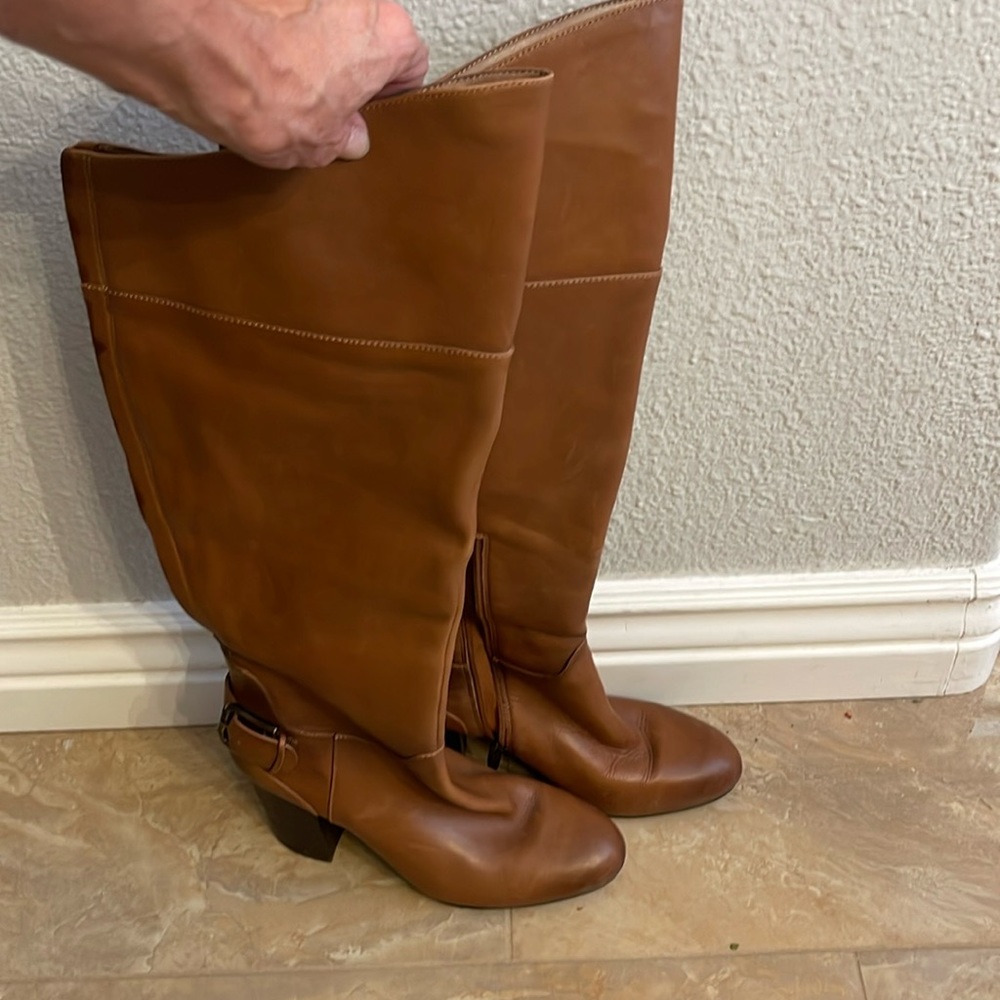 Almost new Vince Camuto boots